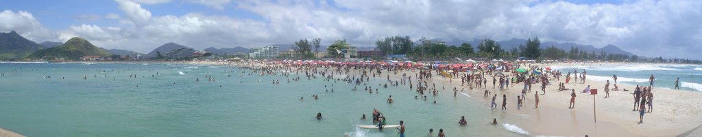 Praia da Macumba by Julio Souza