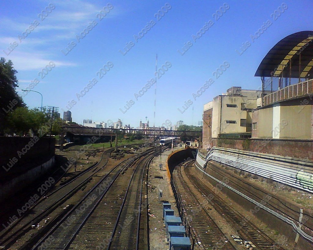 Marzo de 2009 - Vias del Ferrocarril - Vista hacia el Este by Luis Acosta