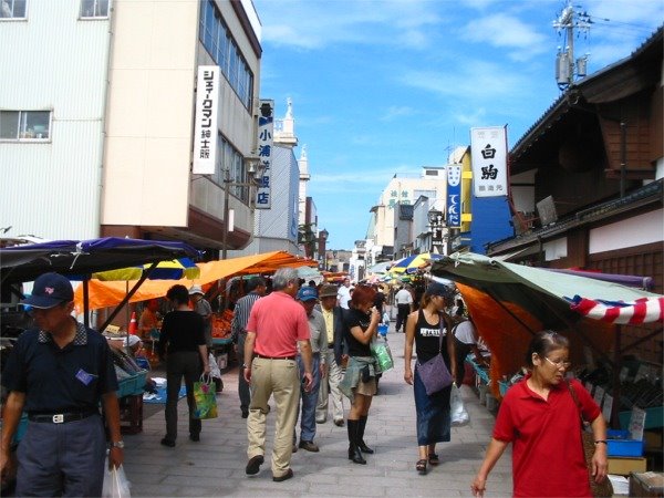 輪島朝市通り　Wajima Asaichi Street by torumonzen