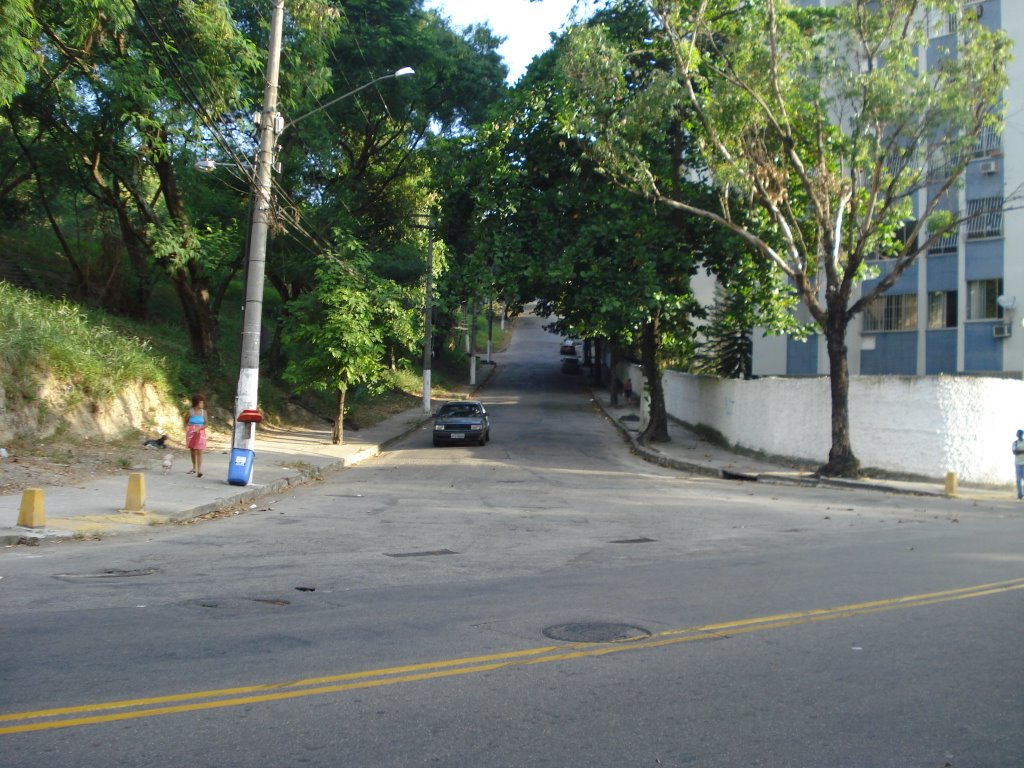 Av. Prof. João Brasil subida para Bairro Chique. by Leandro Campos Teixe…