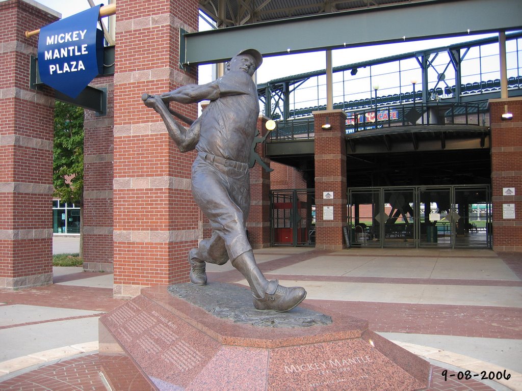 Mickey Mantle Statue by rhall