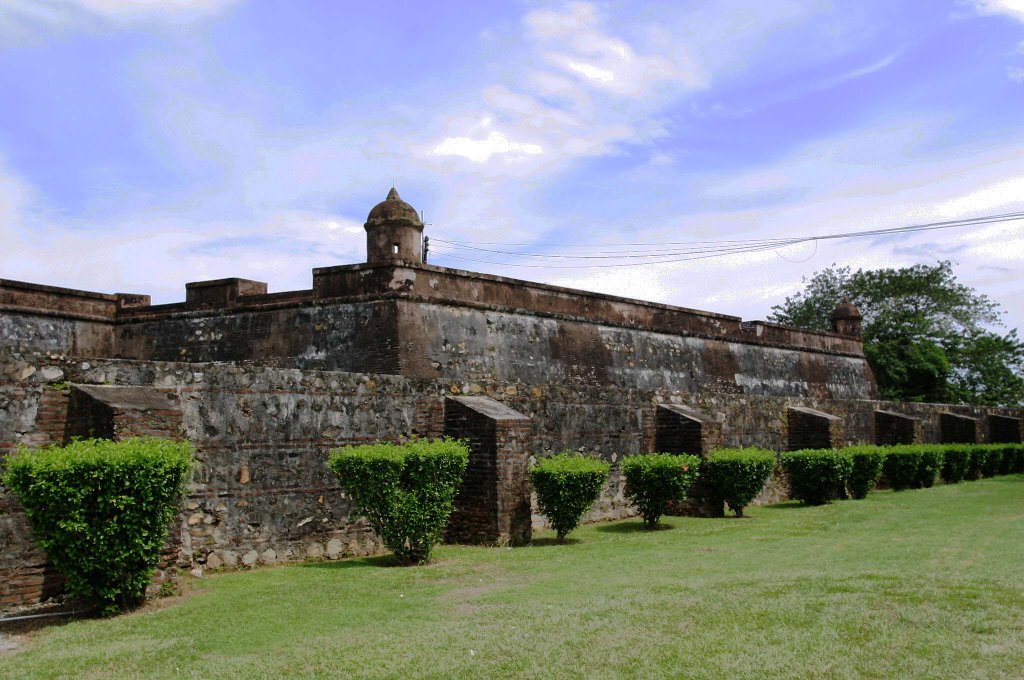 CASTILLO DE OMOA by Isaac Redondo