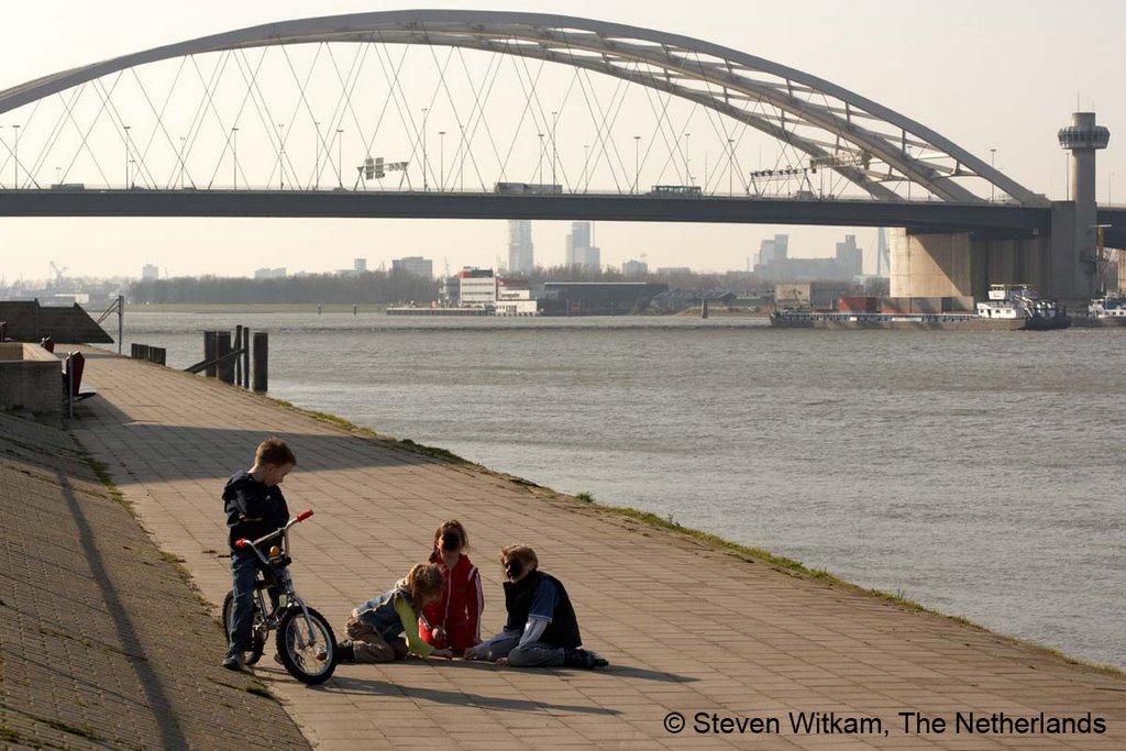 Van Brienenoordbrug by Steven Witkam