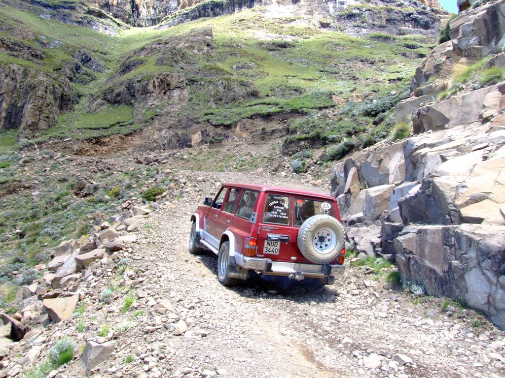 By 4w-drive climbing up the stony road by roadrunner48