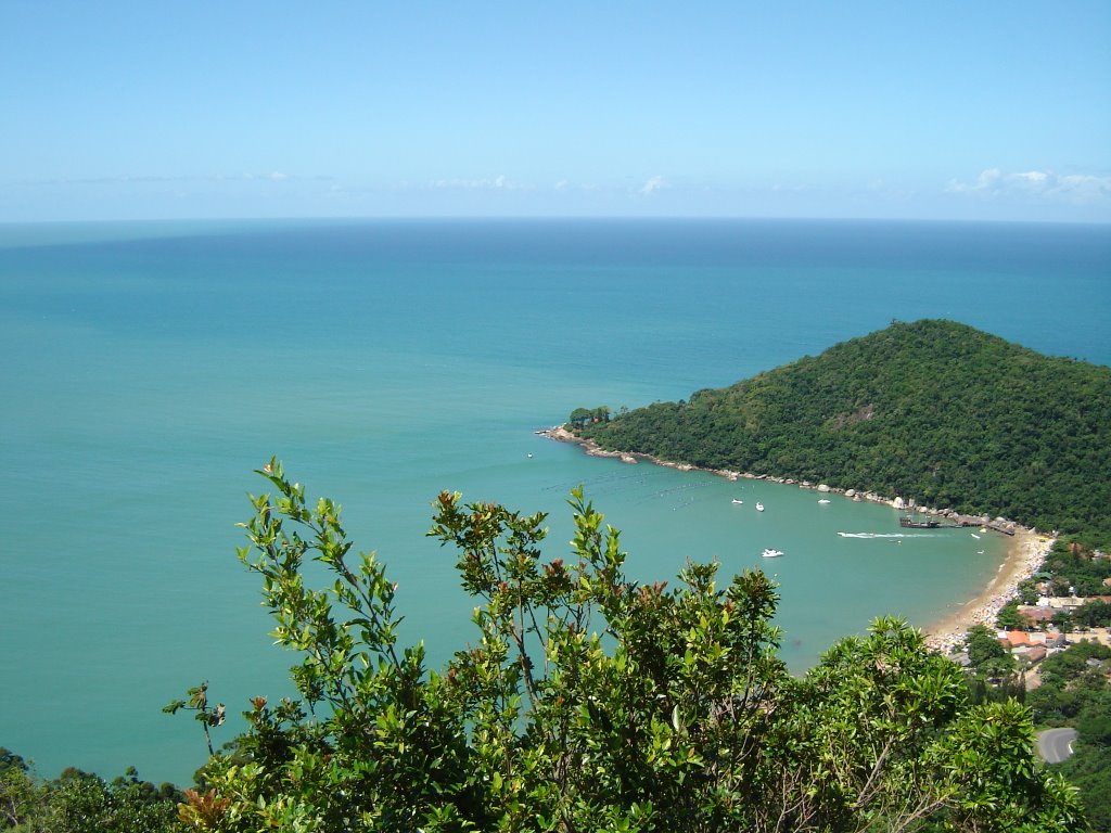 Praia de Laranjeiras by deise-pedro