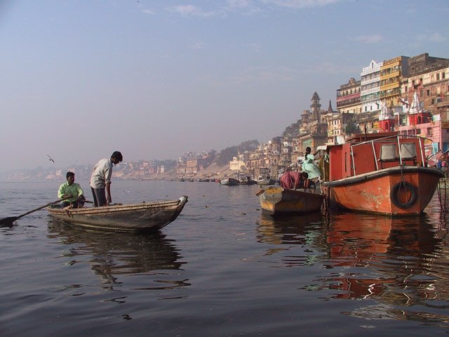 Varanasi at dawn, same as the last thousand years.... by snorth