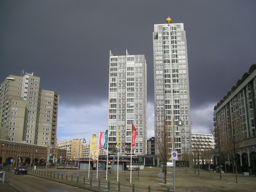 Toren met gouden bal by perzik