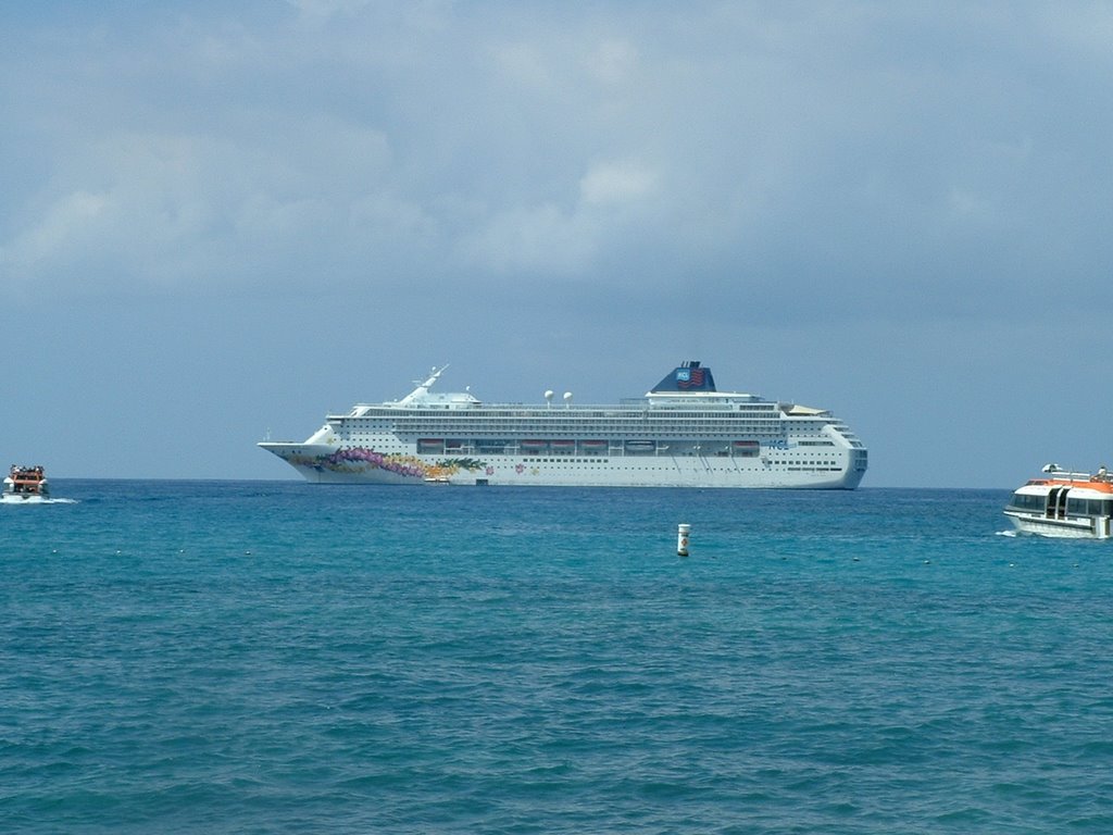 NCL - Pride Of Aloha at anchor off Kona, Hawaii by sb0944