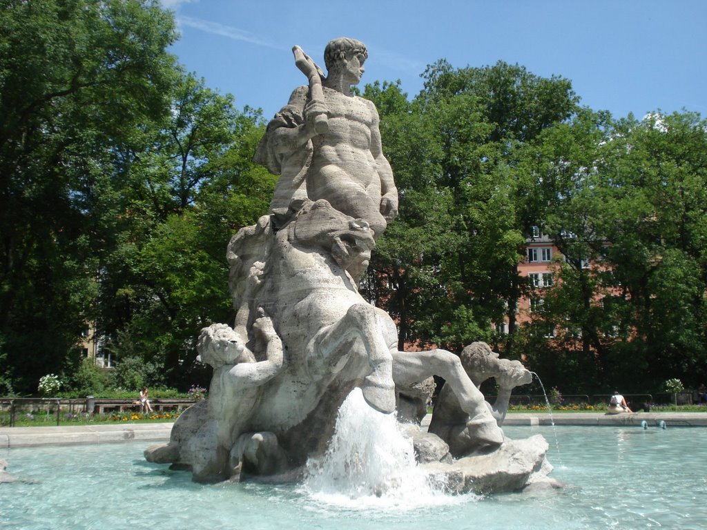 Neptune Fountain - © Émerson-V by Émerson-V