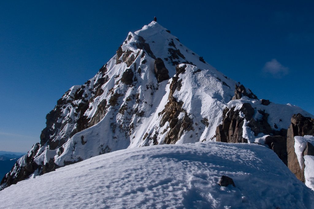 フィンスターホルン山頂付近[Near the Top of Finstaarhorn/4274m] by tanutada