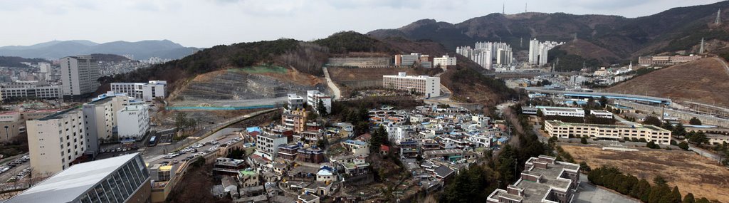 View from Daeyeon Prugio apartments by samuel006