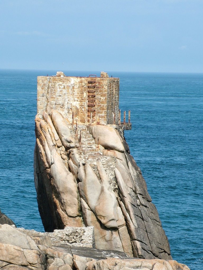 La cloche sous-marine du Créac'h by POLART