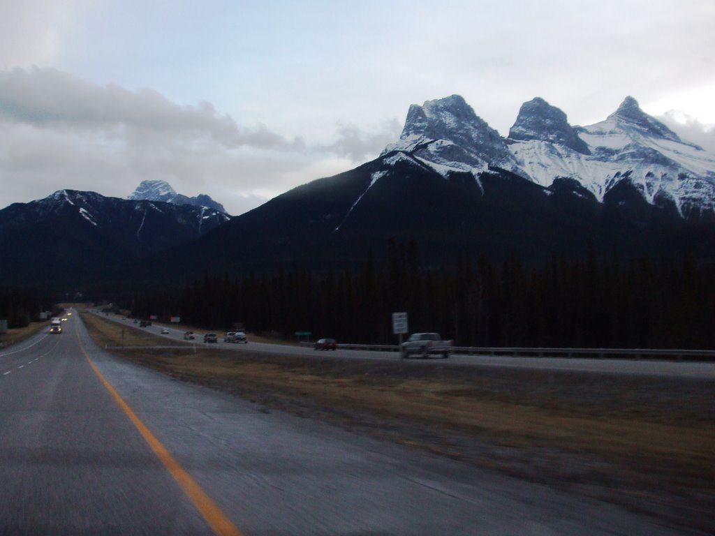 Canmore -Three Sisters view by visigoth