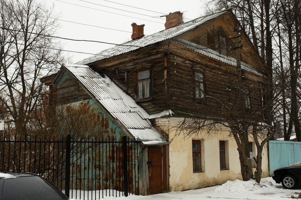 Wooden house near Vyazemy Mansion by Elena Merzlyakova