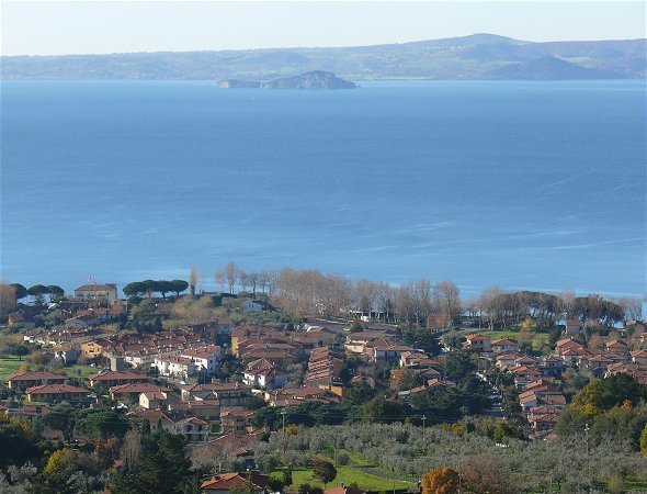 Bolsena, panorama by goribau