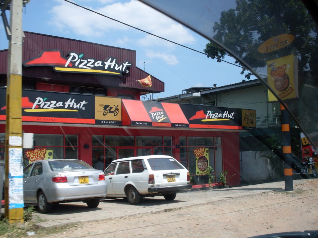 Pizza Hut - Nawala by Gishwi Corporation