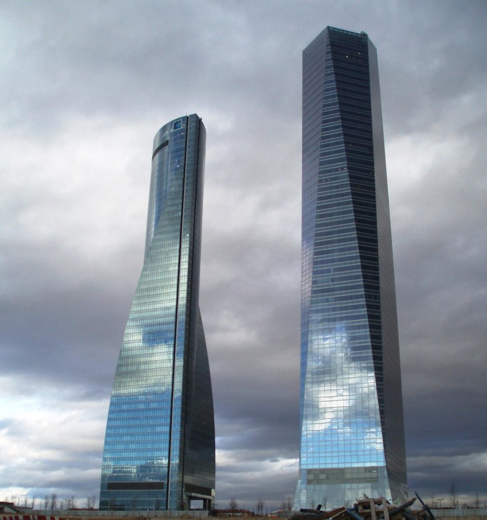 Reflejos en Torre Cristal y Espacio by Bor