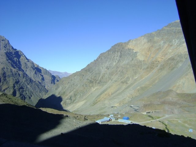 BAJADA A LOS ANDES, CHILE by NINO QUIROGA