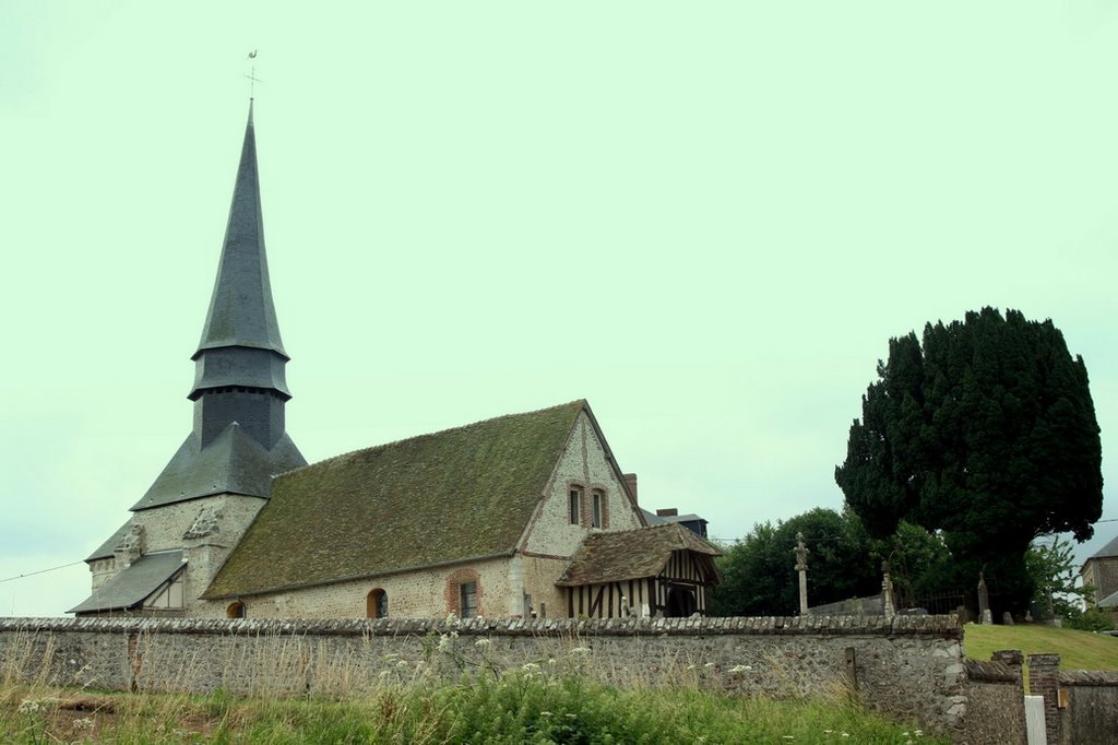 L'église St Pierre by CANSIER