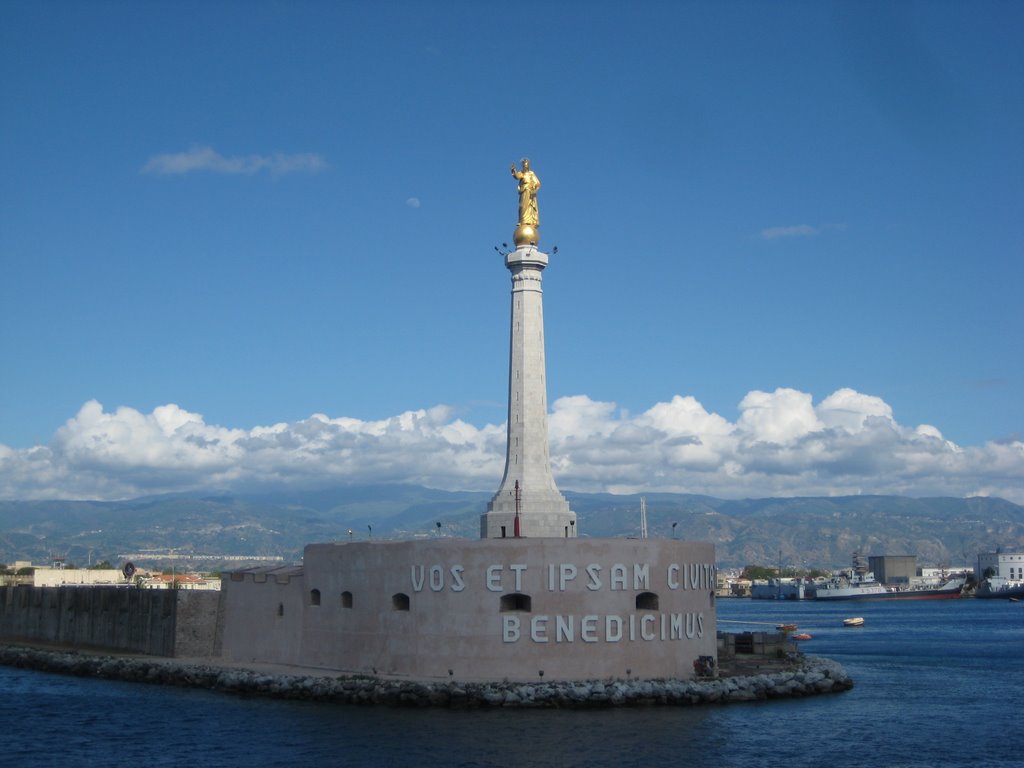 Hafen Messina by Thomas Kn.