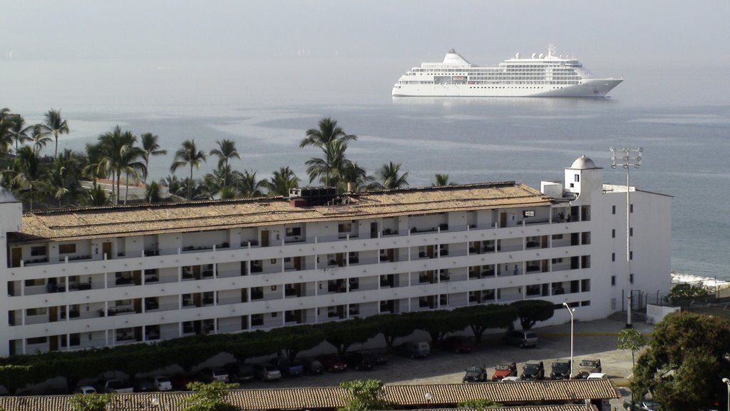 Puerto Vallarta Port Seen From Sapphire Princess (hoangkhainhan.com) by Hoàng Khai Nhan