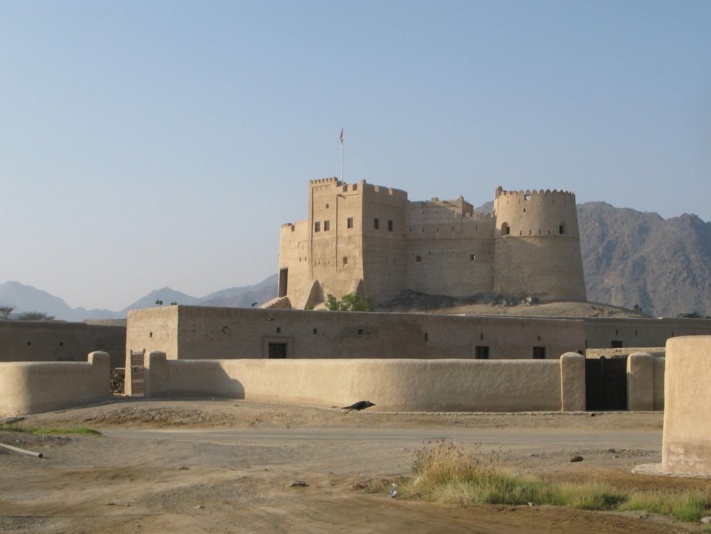 Fujairah, Fort (02-01-2009) by Innocenti