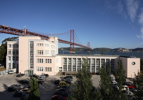 Edificio da Orquestra Metropolitana de Lisboa, ANSO e CMML by Esquilo