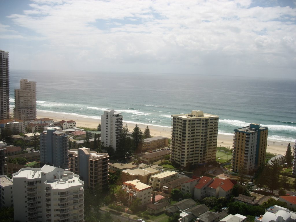 Surfers Paradise by SonyaM