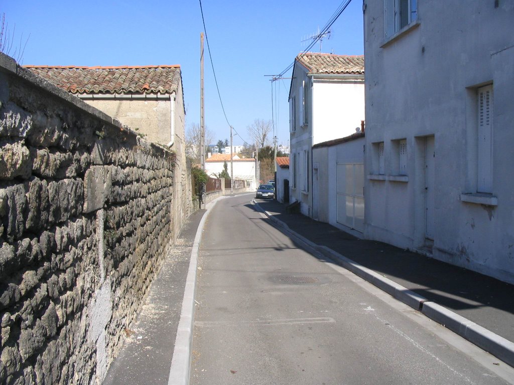 L'isle d'Espagnac : rue P et M Curie by bernard giguet