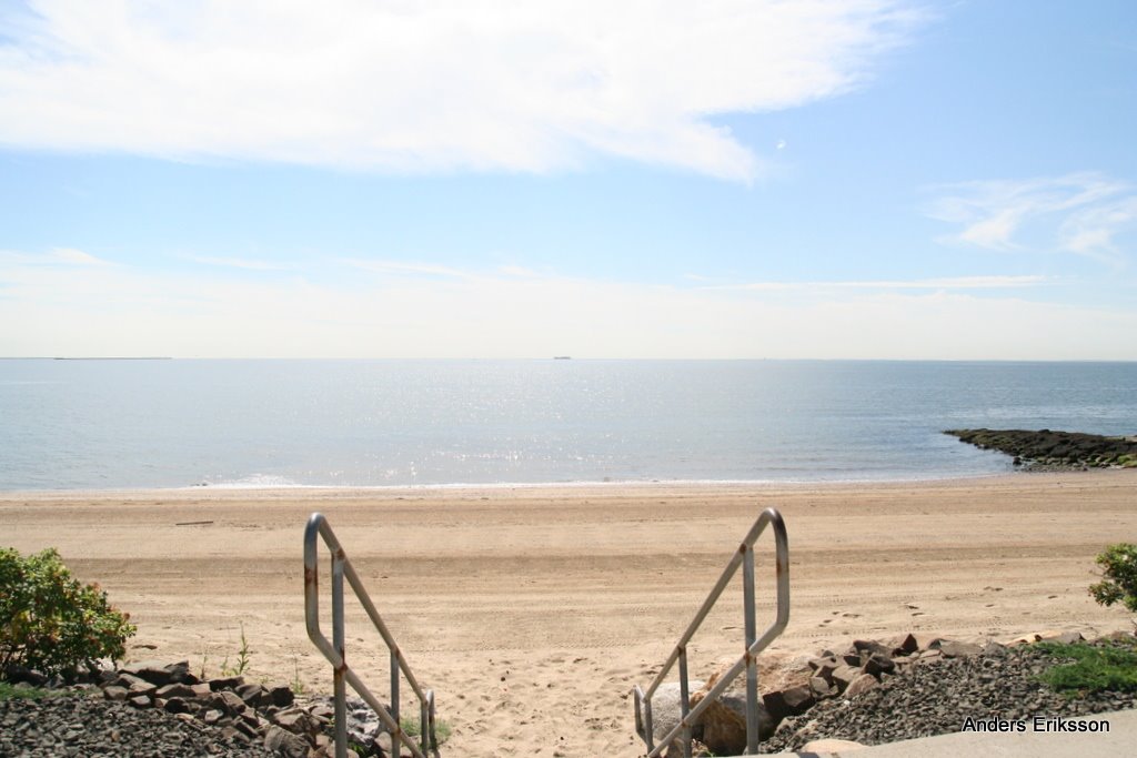 Beach looking east by nysteanders