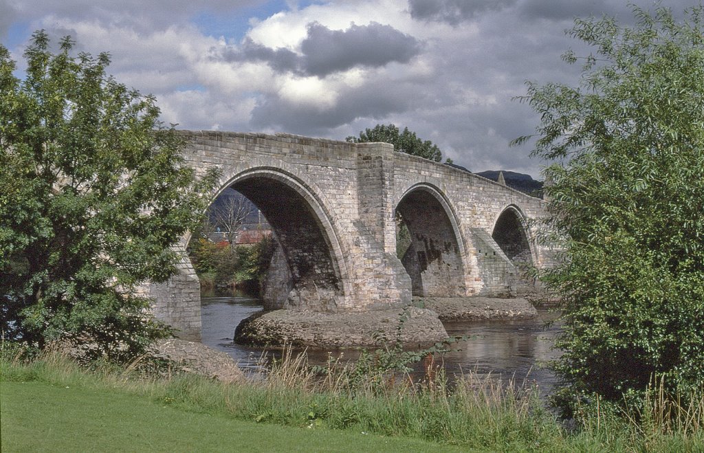 Cambuskenneth Bridge, Stirling. Scotland by Karl-H. Quoss