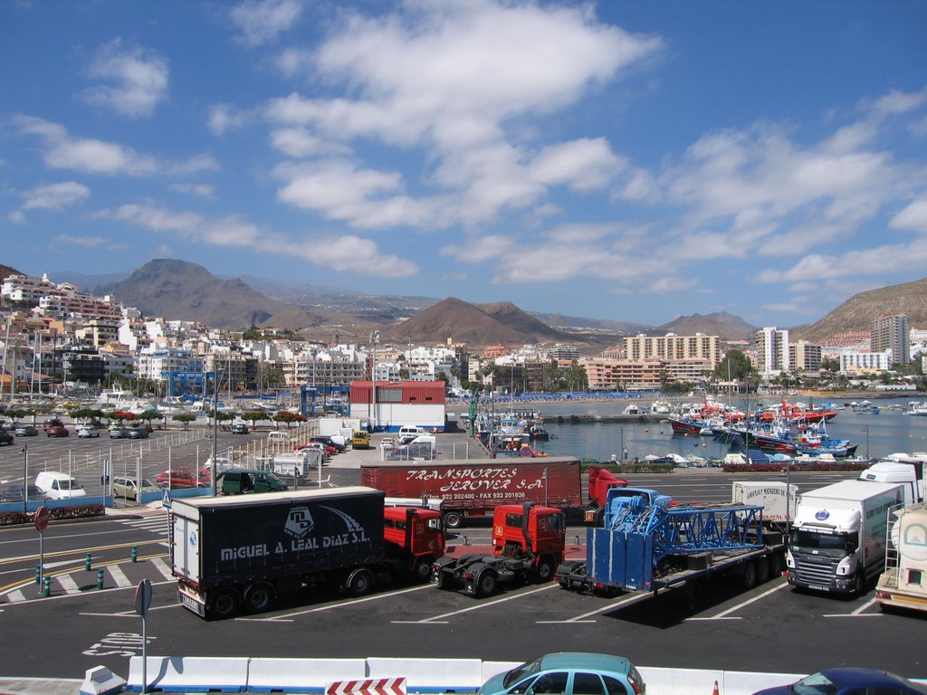 Port of Los Cristianos Tenerife by Ruben d'Hont