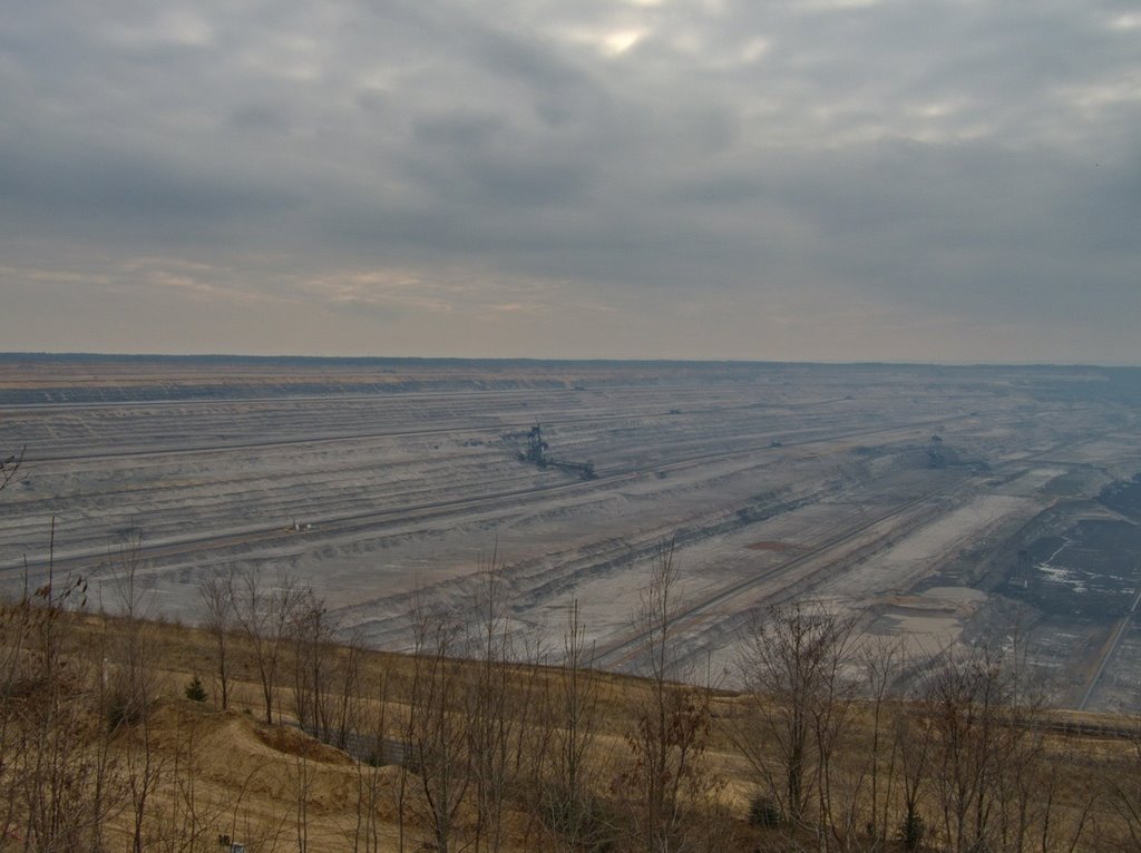 Braunkohle Tagebaumine Hambach by Uwe Verbarg