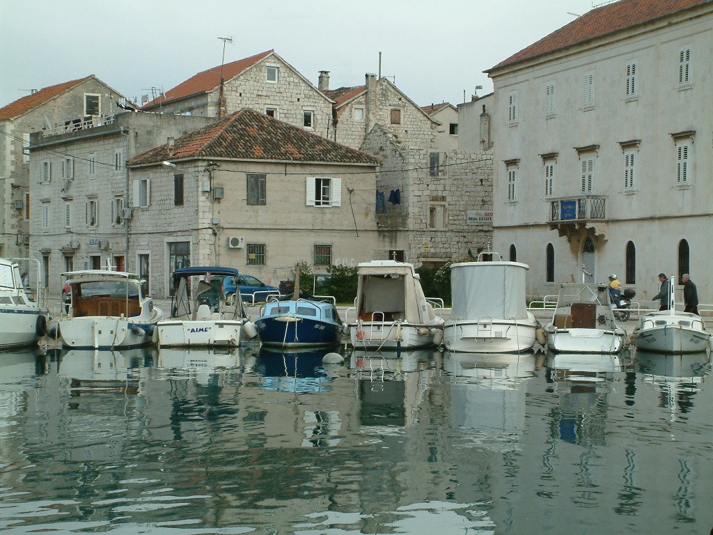 The Čiovo side of Trogir by Gábor Ligeti