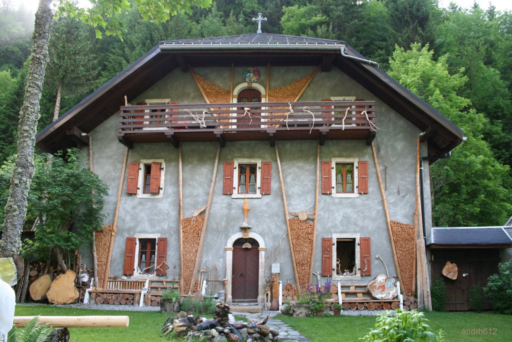 Prébytère de "NOTRE DAME DE LA GORGE" by André_H.