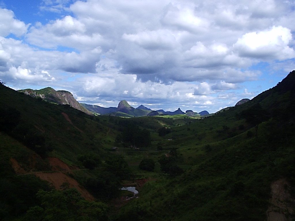 PAISSAGEN MARAVILHOSA. OURO VERDE DE MINAS - MG by ELBERT & MICHELLE