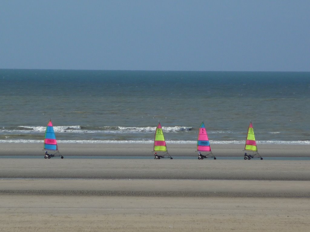 Chars à voile sur plage de Berck by FREDCHTI