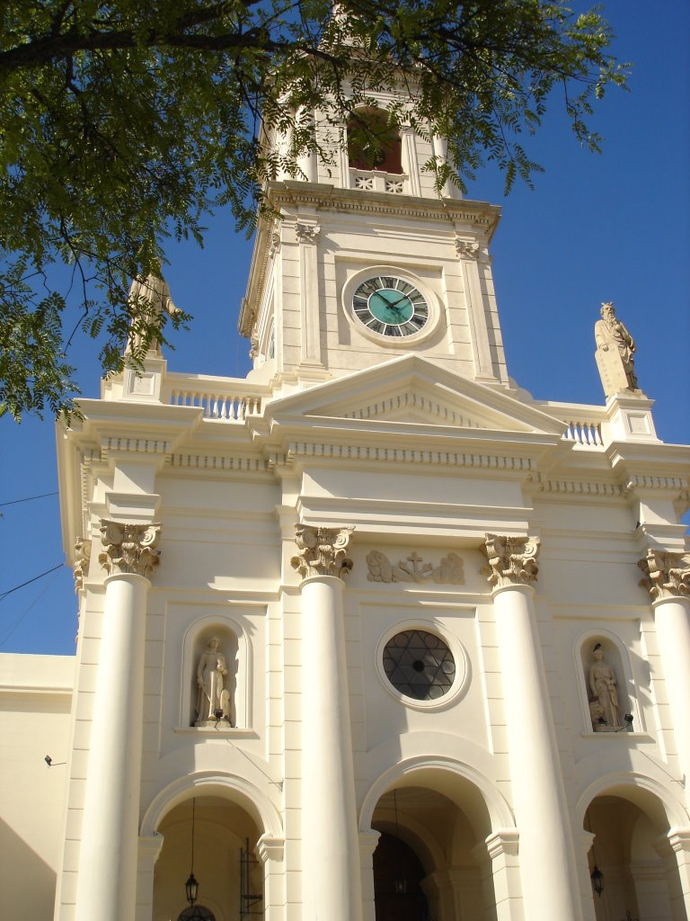 Iglesia y convento de La Merced by Rolando Alonso