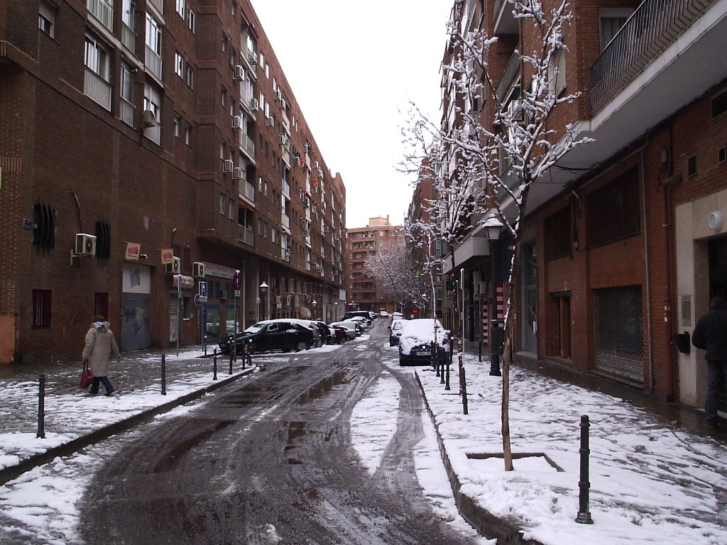 Calle de Ercilla - Madrid by Cristiano Esmite