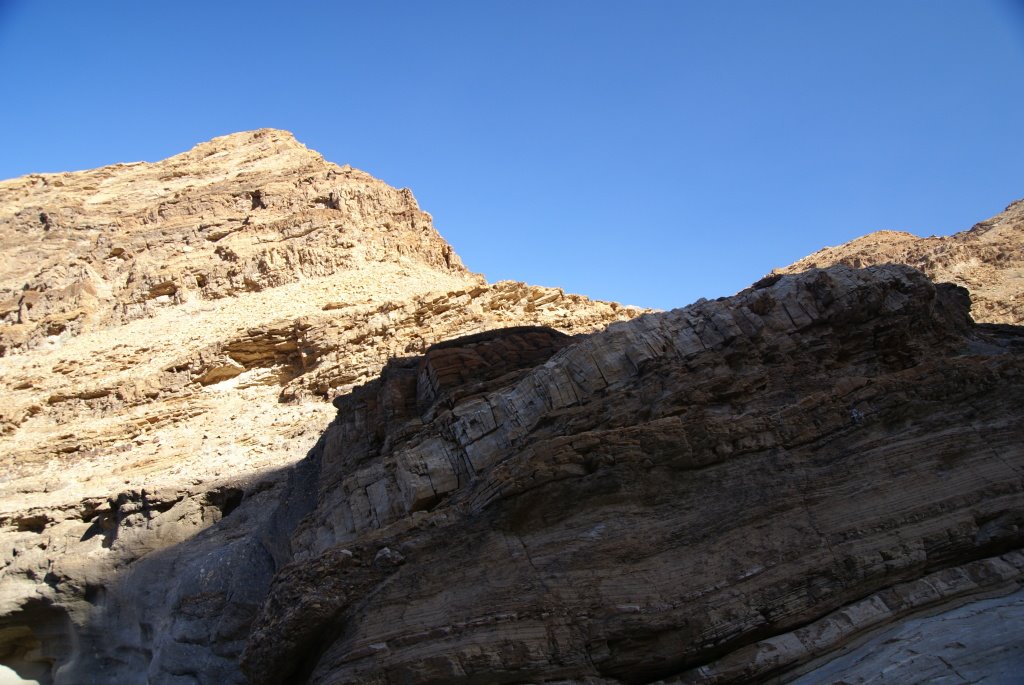 Mosaic Canyon by TAKAO MORITA