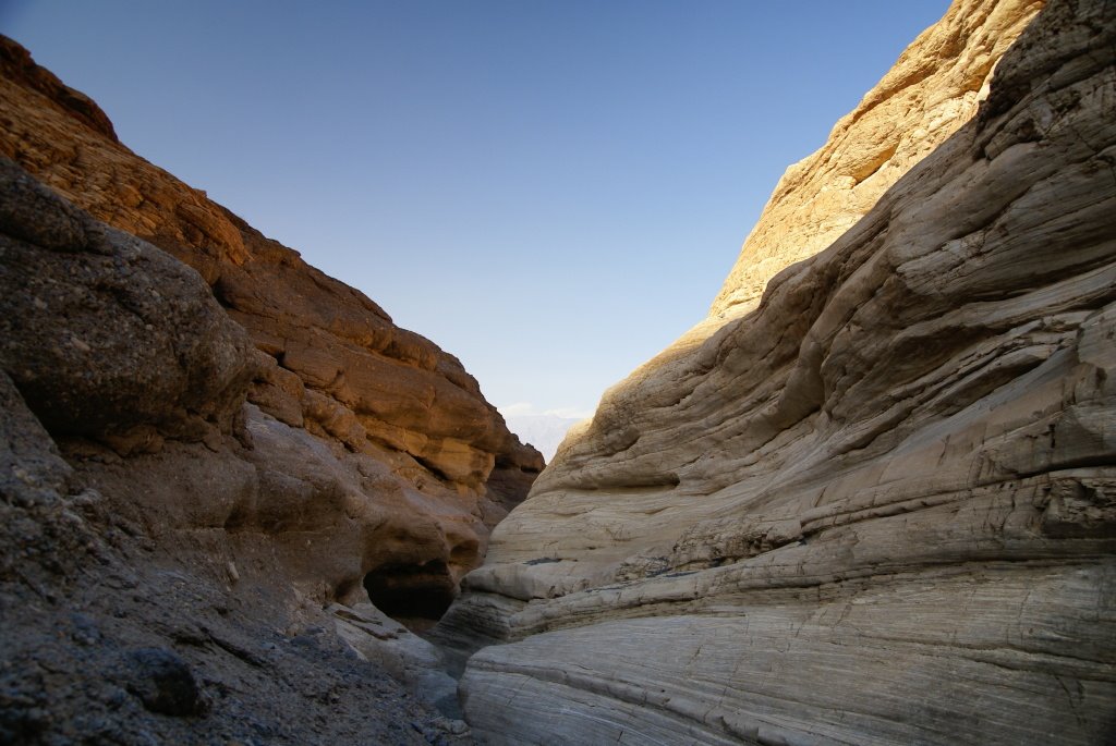 Mosaic Canyon by TAKAO MORITA