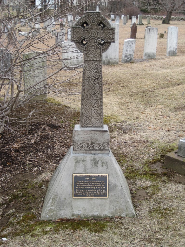 Celtic Cross at Fairmount Presbyterian Church by alanedelson