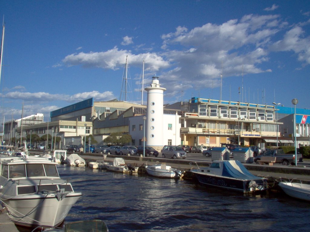 Viareggio. Porto-canale. Canal-port. by brezza