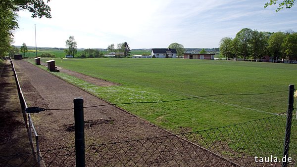 Calden, Sportplatz by runzelkorn.de