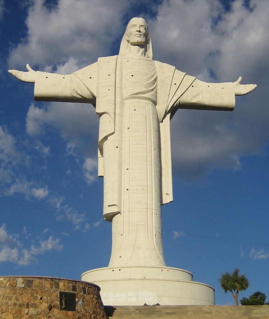 El Cristo by Hugo Eduardo Balcázar Rodal