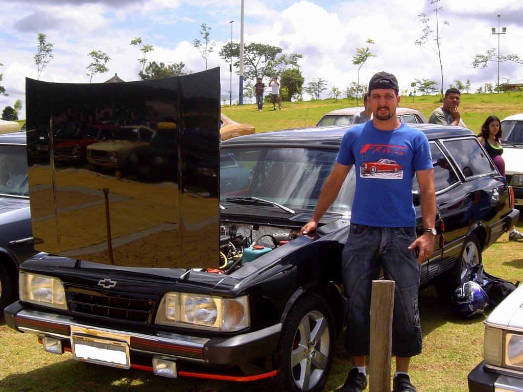 Eu e minha Caravan no encontro do Clube do Opala Jundiaí sp -Foto:Luciano Rizzieri by Luciano Rizzieri