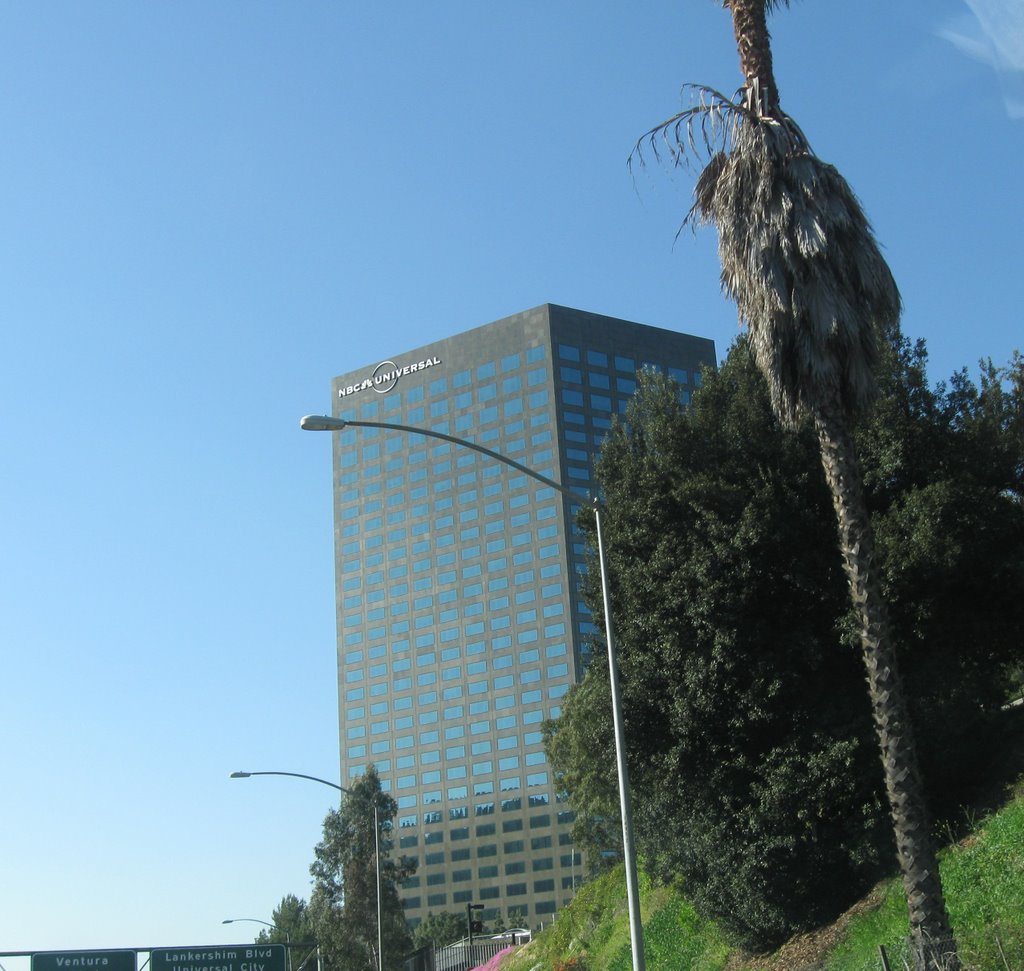 NBC Universal Building Hollywood, CA by jmbarbossa