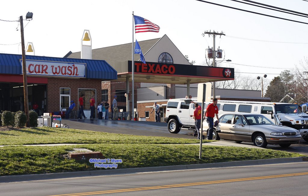 Texaco gas and car wash by MikeMyers