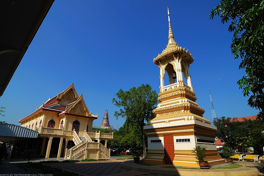 Bell Tower & Phra Pathom Chedi by AstroKAney