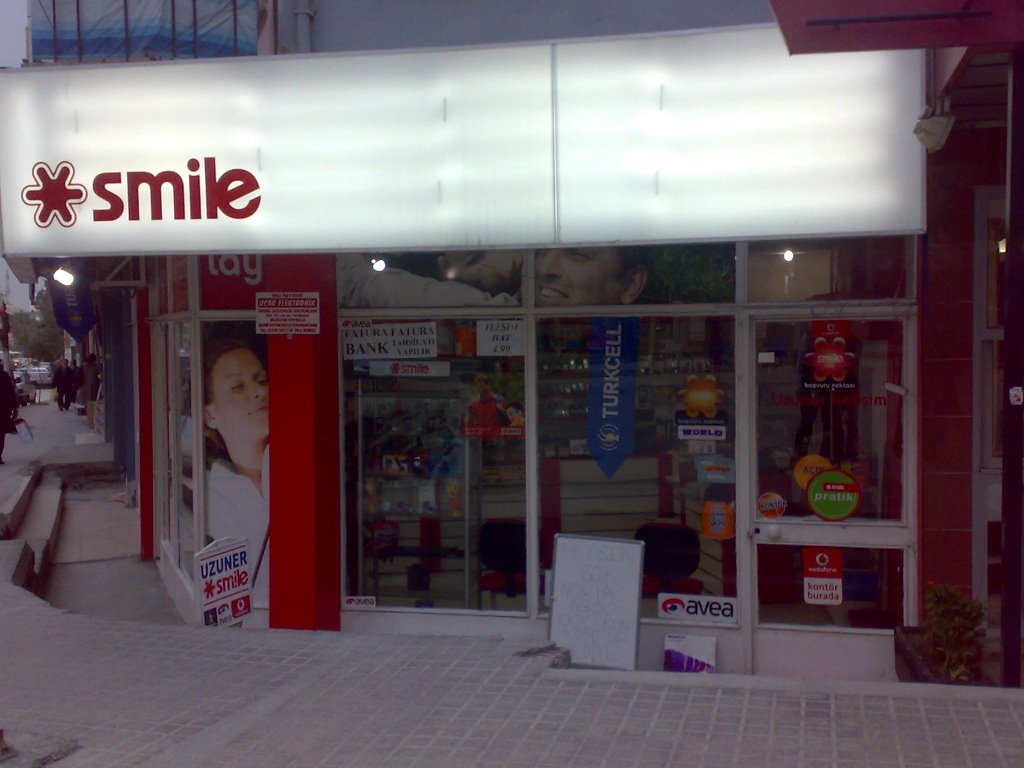 Uzuner Saltak-smile shop by monsieuremin